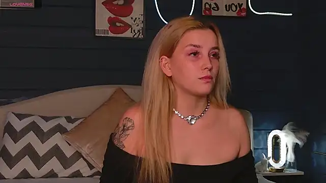 Crystal Jull online show from 31, 10, 2025