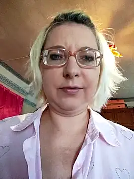Snapshot of VikaKing chatting on 28, 5, 2026 VikaKing online show from 28, 5, 2026