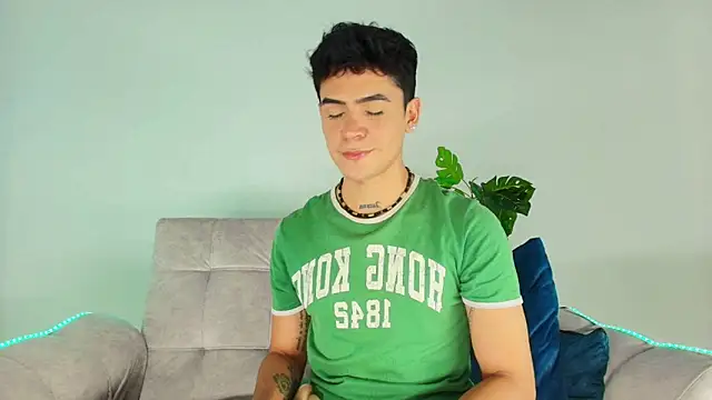 Snapshot of CamiiGuzmanX chatting on 3, 10, 2025 CamiiGuzmanX online show from 3, 10, 2025