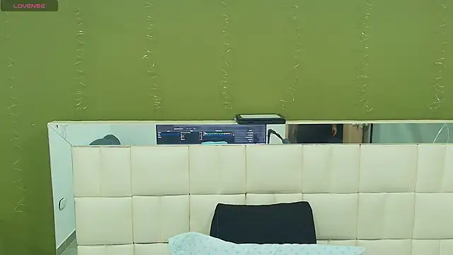 Snapshot of gisell_gomez chatting on 24, 9, 2025 gisell gomez online show from 24, 9, 2025