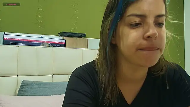 Snapshot of gisell_gomez chatting on 12, 10, 2025 gisell gomez online show from 12, 10, 2025