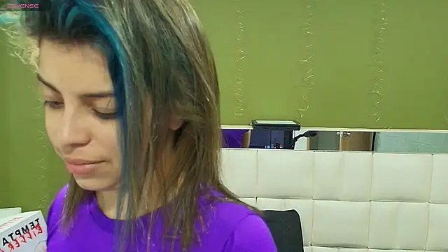 Snapshot of gisell_gomez chatting on 25, 10, 2025 gisell gomez online show from 25, 10, 2025