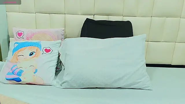 Snapshot of gisell_gomez chatting on 29, 10, 2025 gisell gomez online show from 29, 10, 2025