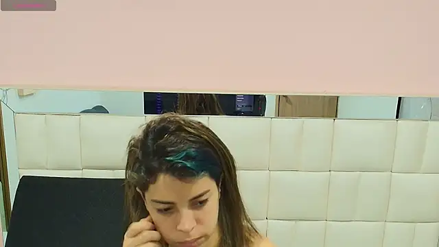 Snapshot of gisell_gomez chatting on 11, 11, 2025 gisell gomez online show from 11, 11, 2025