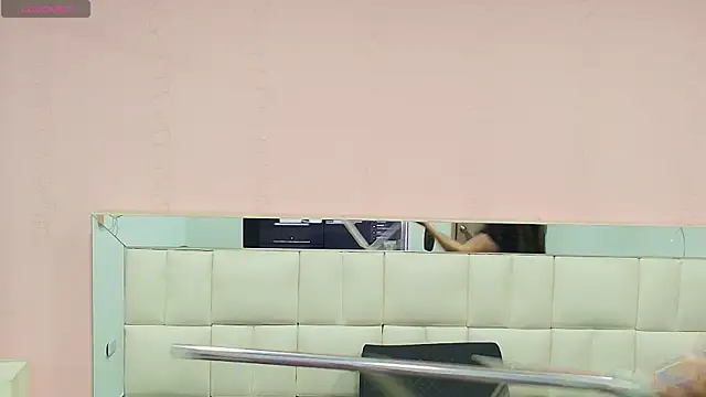 Snapshot of gisell_gomez chatting on 21, 11, 2025 gisell gomez online show from 21, 11, 2025