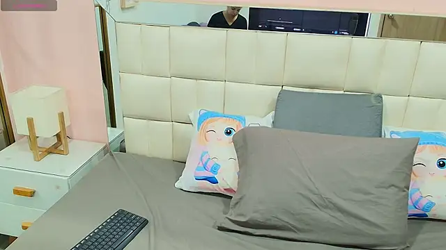 Snapshot of gisell_gomez chatting on 18, 12, 2025 gisell gomez online show from 18, 12, 2025