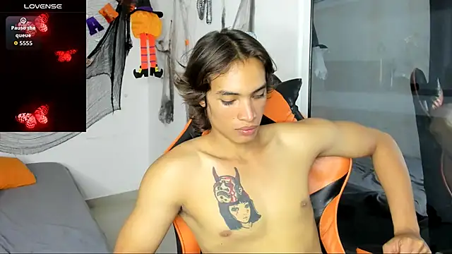 Snapshot of kenshi_roa chatting on 25, 10, 2025 kenshi roa online show from 25, 10, 2025