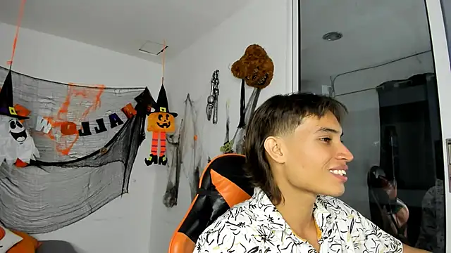 Snapshot of kenshi_roa chatting on 1, 11, 2025 kenshi roa online show from 1, 11, 2025