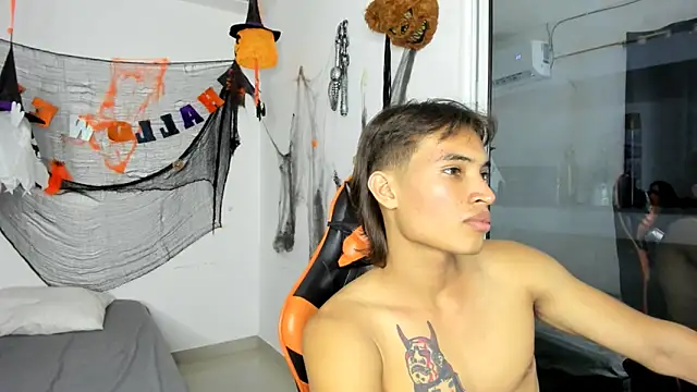 Snapshot of kenshi_roa chatting on 8, 11, 2025 kenshi roa online show from 8, 11, 2025