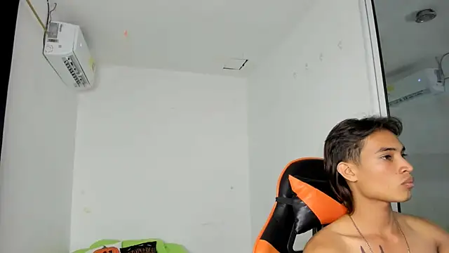 Snapshot of kenshi_roa chatting on 25, 11, 2025 kenshi roa online show from 25, 11, 2025