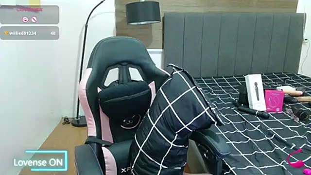 Snapshot of cumwetmebaby chatting on 2, 5, 2026 cumwetmebaby online show from 2, 5, 2026