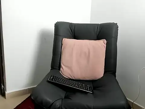 Snapshot of axel_davis_ chatting on 1, 12, 2025 axel davis online show from 1, 12, 2025