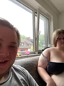 Snapshot of CurvyPaar2 chatting on 11, 5, 2026 CurvyPaar2 online show from 11, 5, 2026