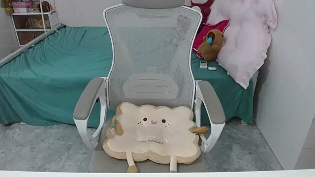 Snapshot of Alina_MissAsian chatting on 13, 9, 2025 Alina MissAsian online show from 13, 9, 2025