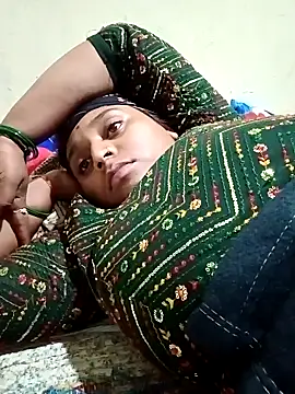 Snapshot of Hot_crety chatting on 17, 10, 2025 Hot crety online show from 17, 10, 2025