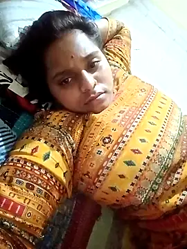 Snapshot of Hot_crety chatting on 4, 11, 2025 Hot crety online show from 4, 11, 2025