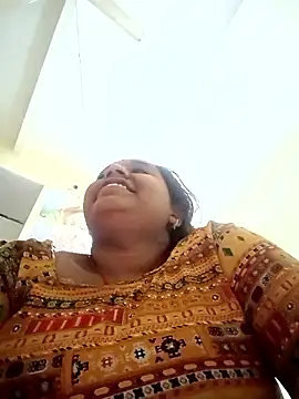 Snapshot of Hot_crety chatting on 19, 11, 2025 Hot crety online show from 19, 11, 2025