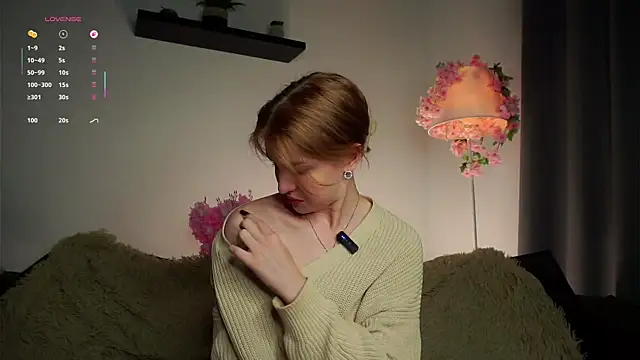 Snapshot of EasterBonney chatting on 15, 10, 2025 EasterBonney online show from 15, 10, 2025