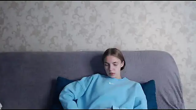 Snapshot of HitGyrl chatting on 7, 11, 2025 HitGyrl online show from 7, 11, 2025