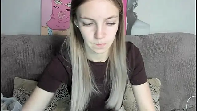 Snapshot of HitGyrl chatting on 1, 12, 2025 HitGyrl online show from 1, 12, 2025