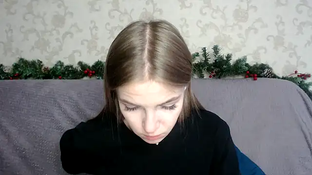 Snapshot of HitGyrl chatting on 16, 12, 2025 HitGyrl online show from 16, 12, 2025