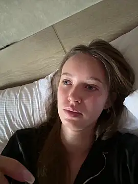 Snapshot of ElliRose chatting on 24, 10, 2025 ElliRose online show from 24, 10, 2025