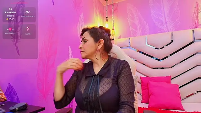 Yara Stone online show from 16, 9, 2025