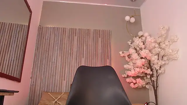 Michellee 20 online show from 15, 10, 2025