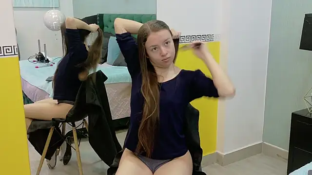 Snapshot of VioletaNova chatting on 9, 7, 2026 VioletaNova online show from 9, 7, 2026