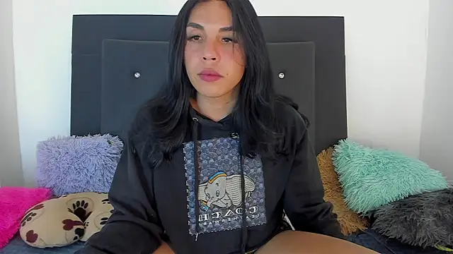 Snapshot of Adrianna_Arias chatting on 14, 12, 2025 Adrianna Arias online show from 14, 12, 2025