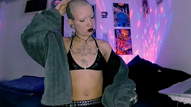 plutonbluemooon333 online show from 21, 4, 2026