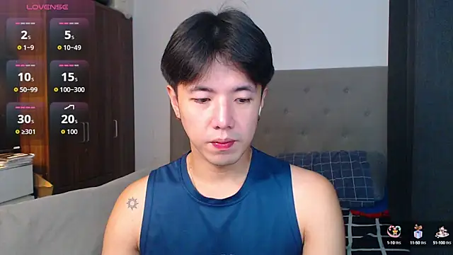 Snapshot of Addictiveboi chatting on 2, 10, 2025 Addictiveboi online show from 2, 10, 2025