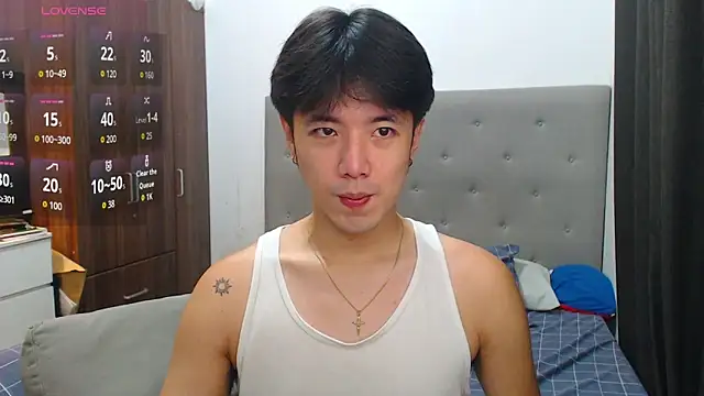Snapshot of Addictiveboi chatting on 8, 10, 2025 Addictiveboi online show from 8, 10, 2025