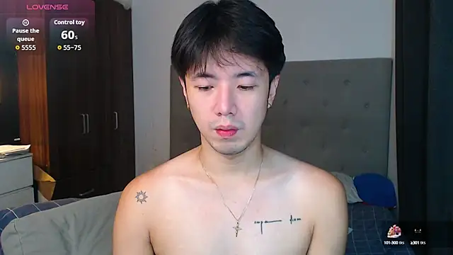 Snapshot of Addictiveboi chatting on 10, 10, 2025 Addictiveboi online show from 10, 10, 2025