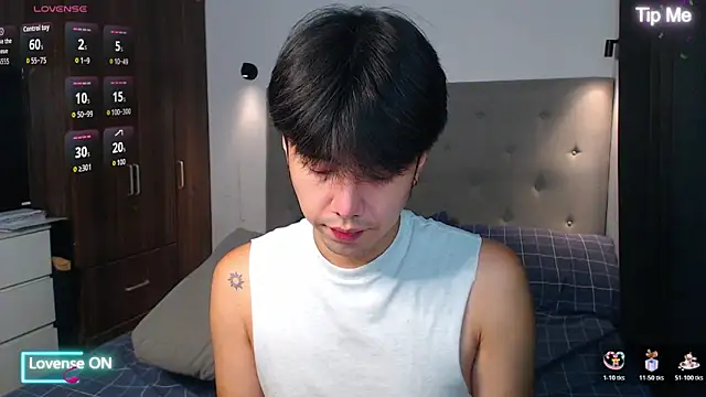 Snapshot of Addictiveboi chatting on 11, 11, 2025 Addictiveboi online show from 11, 11, 2025