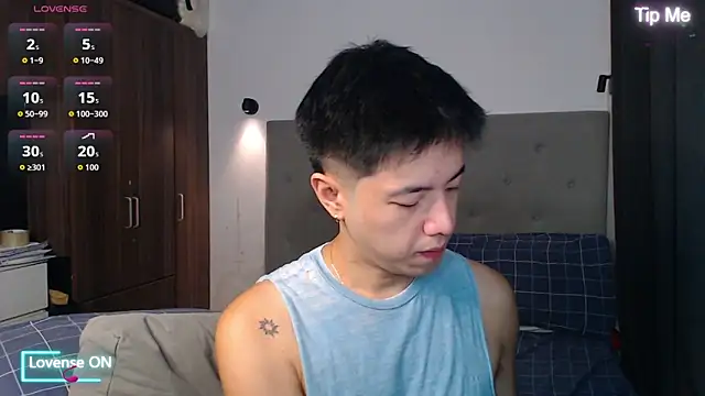 Snapshot of Addictiveboi chatting on 18, 11, 2025 Addictiveboi online show from 18, 11, 2025