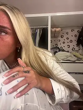 EllieMaeBaby online show from 14, 4, 2026