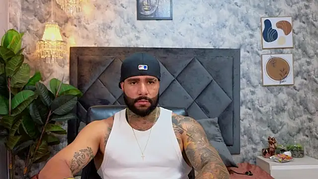 Snapshot of Apolo_rousse1 chatting on 11, 11, 2025 Apolo rousse1 online show from 11, 11, 2025