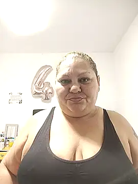 Snapshot of Miasmithr chatting on 5, 12, 2025 Miasmithr online show from 5, 12, 2025