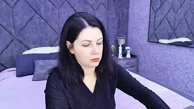 Nina Stane online show from 1, 10, 2025