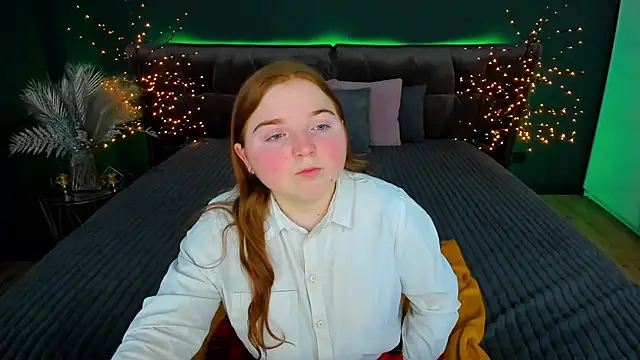 Snapshot of KattyRose8 chatting on 12, 9, 2025 KattyRose8 online show from 12, 9, 2025