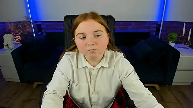 Snapshot of KattyRose8 chatting on 18, 9, 2025 KattyRose8 online show from 18, 9, 2025