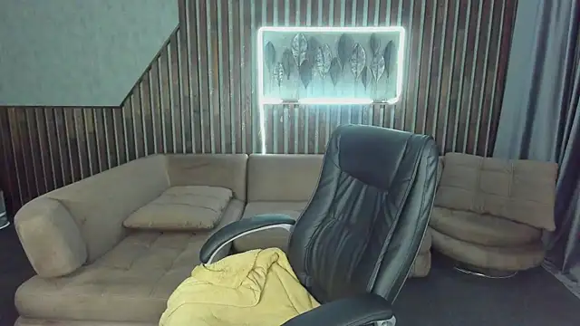 Snapshot of KattyRose8 chatting on 7, 11, 2025 KattyRose8 online show from 7, 11, 2025