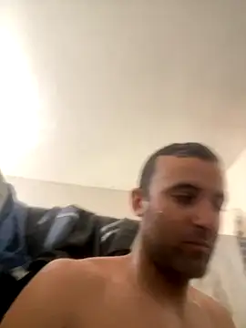 Snapshot of Junior17cm_1993 chatting on 28, 11, 2025 Junior17cm 1993 online show from 28, 11, 2025