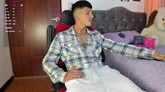 Snapshot of Savajelust chatting on 21, 9, 2025 Savajelust online show from 21, 9, 2025