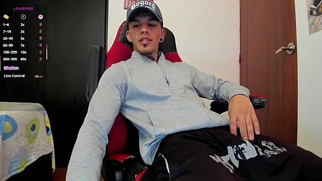 Snapshot of Savajelust chatting on 25, 9, 2025 Savajelust online show from 25, 9, 2025