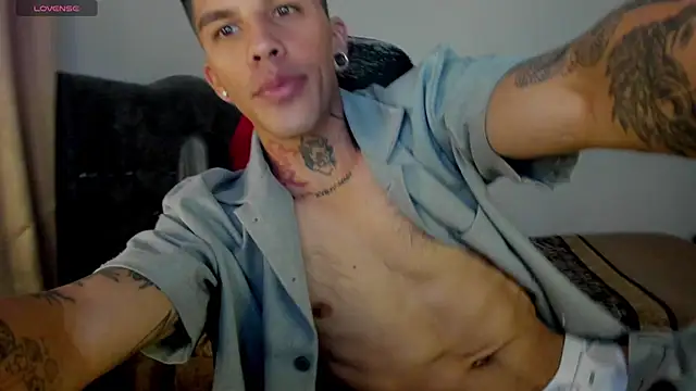 Snapshot of Savajelust chatting on 10, 11, 2025 Savajelust online show from 10, 11, 2025