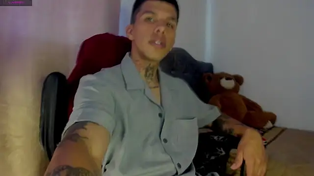 Snapshot of Savajelust chatting on 25, 11, 2025 Savajelust online show from 25, 11, 2025