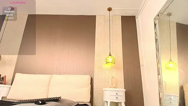 Tiifany Baker online show from 22, 12, 2025