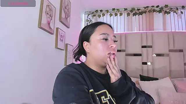 Zoey thompson online show from 20, 11, 2025